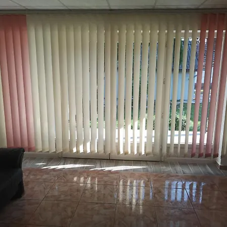 Tacsko Apartmanhaz * Jula