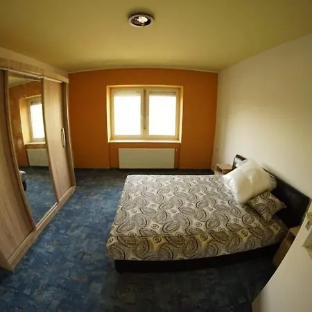 Apartament Tacsko Apartmanhaz *