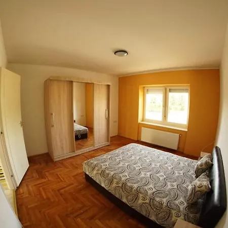Apartament Tacsko Apartmanhaz *