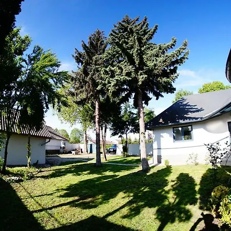Tacsko Apartmanhaz * Jula